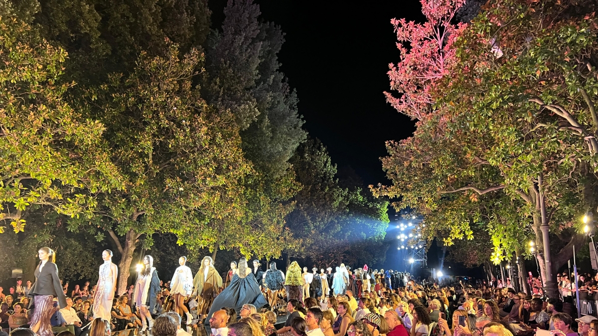 Sfilate a Villa Borghese per i designer romani tra tradizione, futuro e sperimentazioni