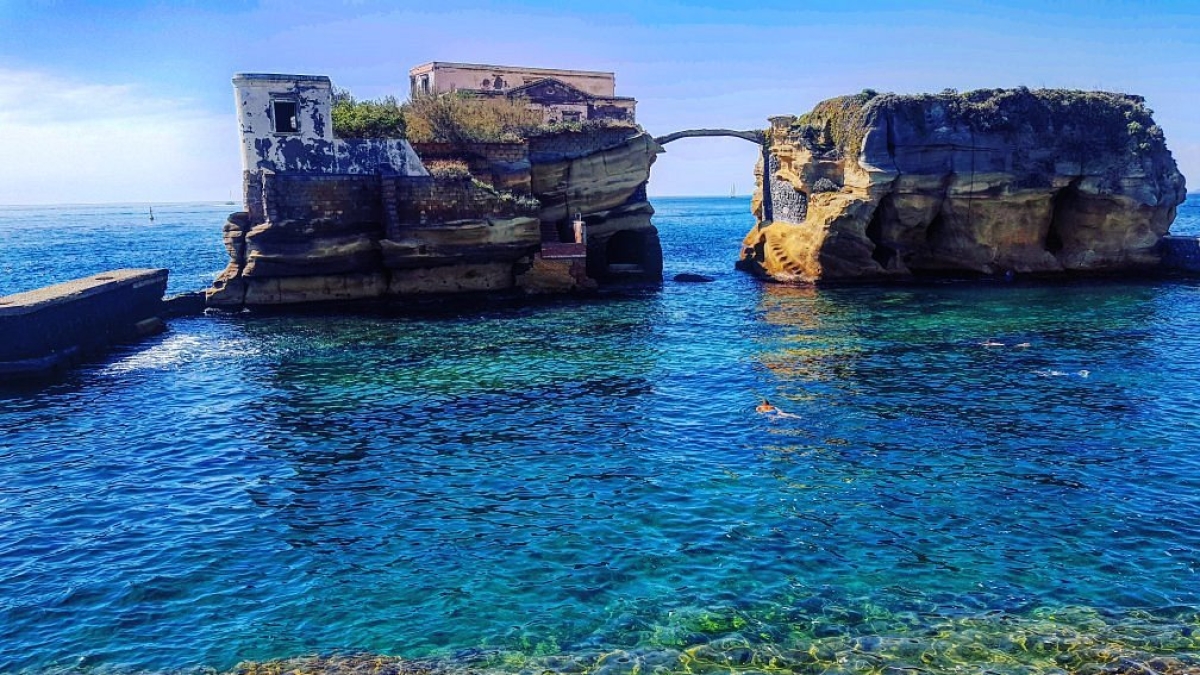 Marevivo e il coordinamento “Chi Tene o’ Mare”: stop allo scempio degli scarichi fognari tra Gaiola e Nisida