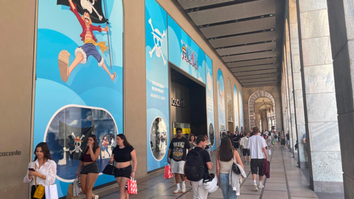 One Piece, aperto il pop up store alla Rinascente: per due settimane vetrine a tema e merchandising esclusivo