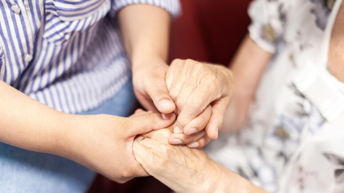 Fine vita, il primo caso lombardo: «Doveva chiedere aiuto per tutto, così mia sorella Serena ha scelto di morire»