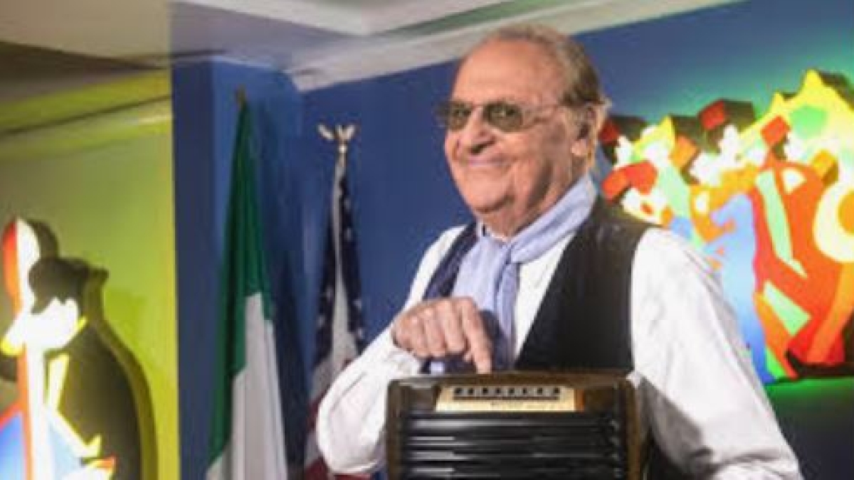 Rivedere Arbore e soffrire per la volgarità della tv di oggi