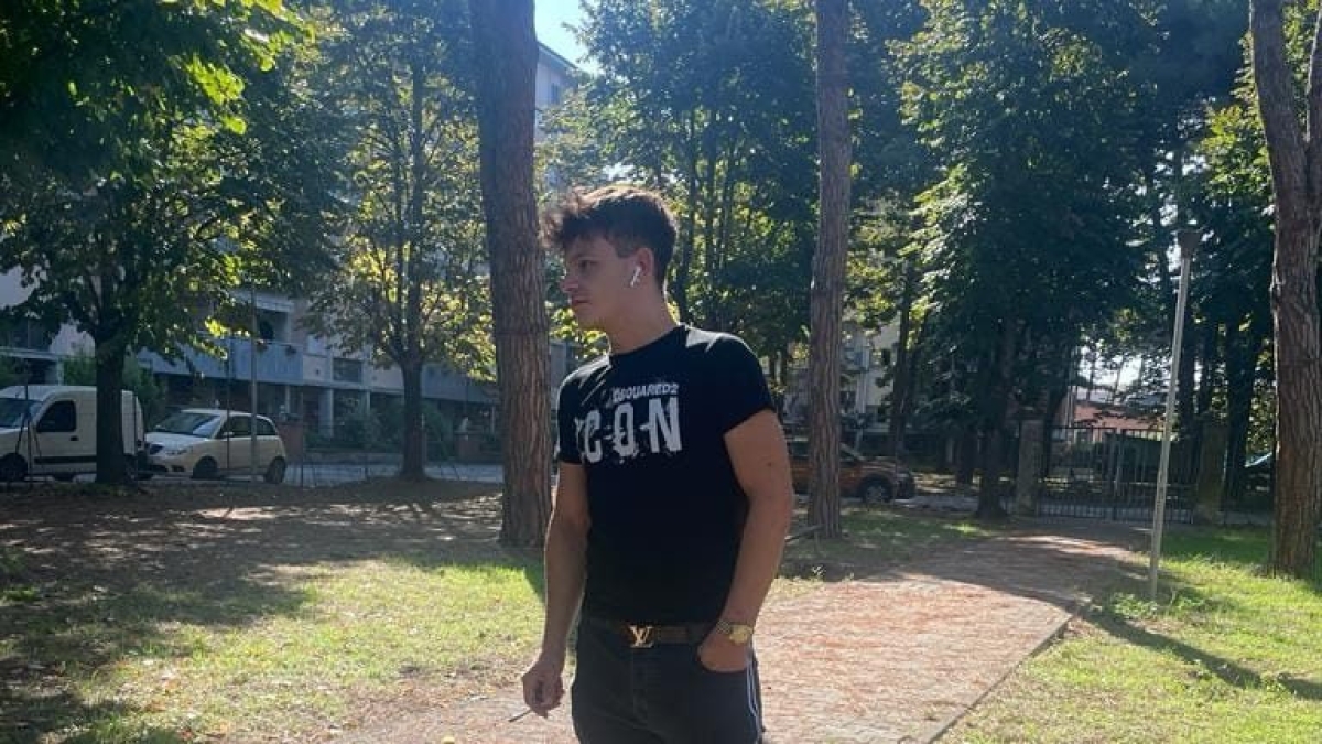 Viareggio, sbanda con lo scooter: muore Anthony Mantia, 20 anni