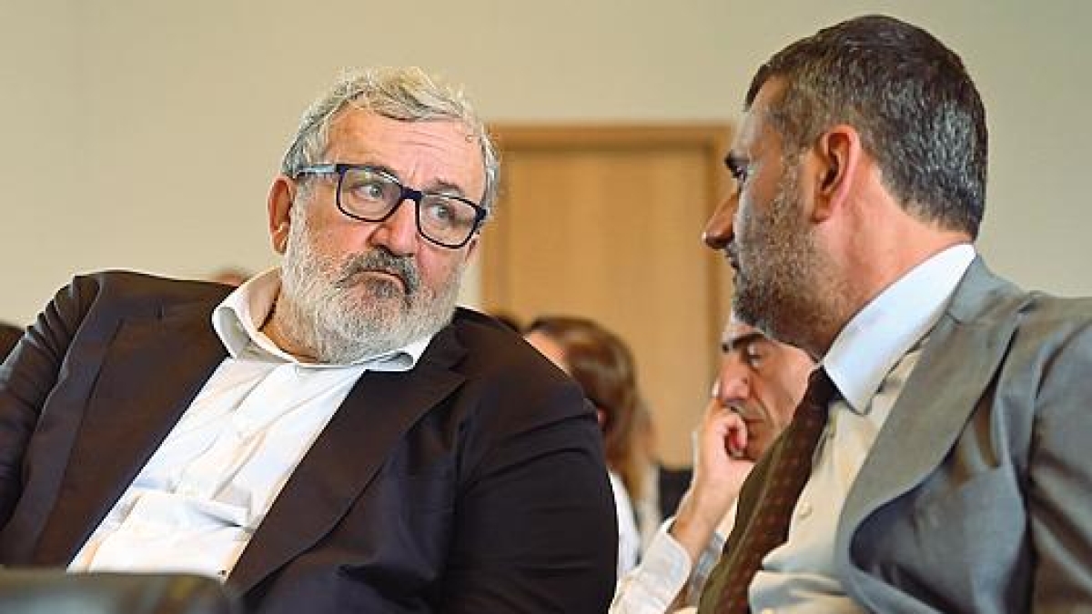 Regionali in Puglia, l'amarezza di Emiliano per i «veti» di Decaro alla sua candidatura: con lui c'era un accordo