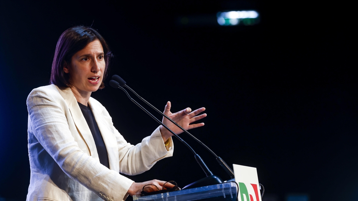 Dazi, il governo è cauto: evitiamo polarizzazioni. «Schlein va all'attacco: «Trump, amico di Meloni, fa male all'Italia»