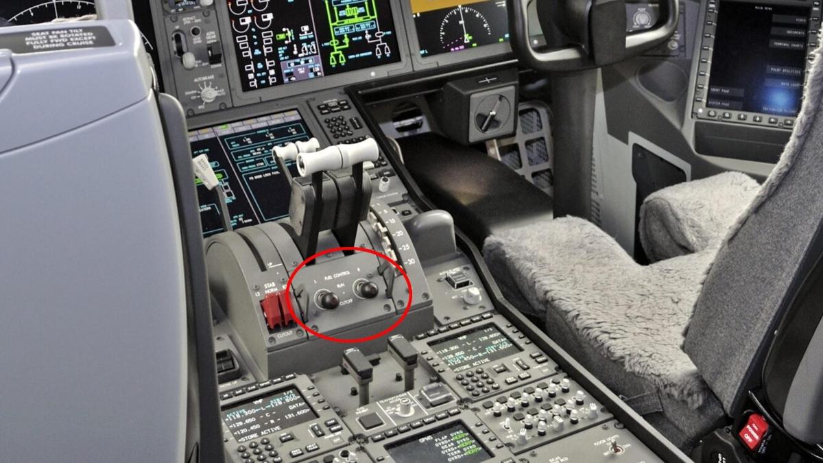Volo Air India precipitato, i piloti Sumeet e Clive e l’indagine che vuole chiarire le loro ultime settimane Volo Air India precipitato, i piloti Sumeet e Clive e l’indagine che vuole chiarire le loro ultime settimane