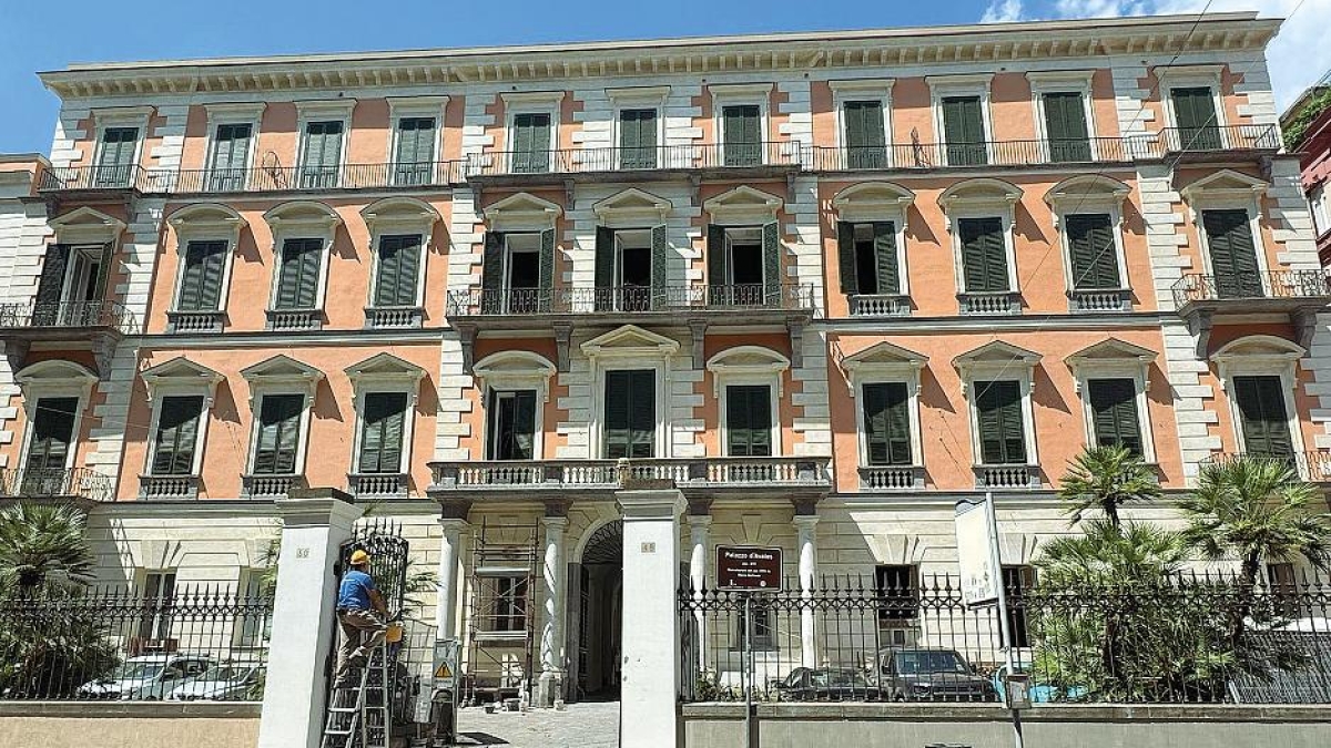 Napoli, palazzo d’Avalos torna alla città: riecco la splendida facciata