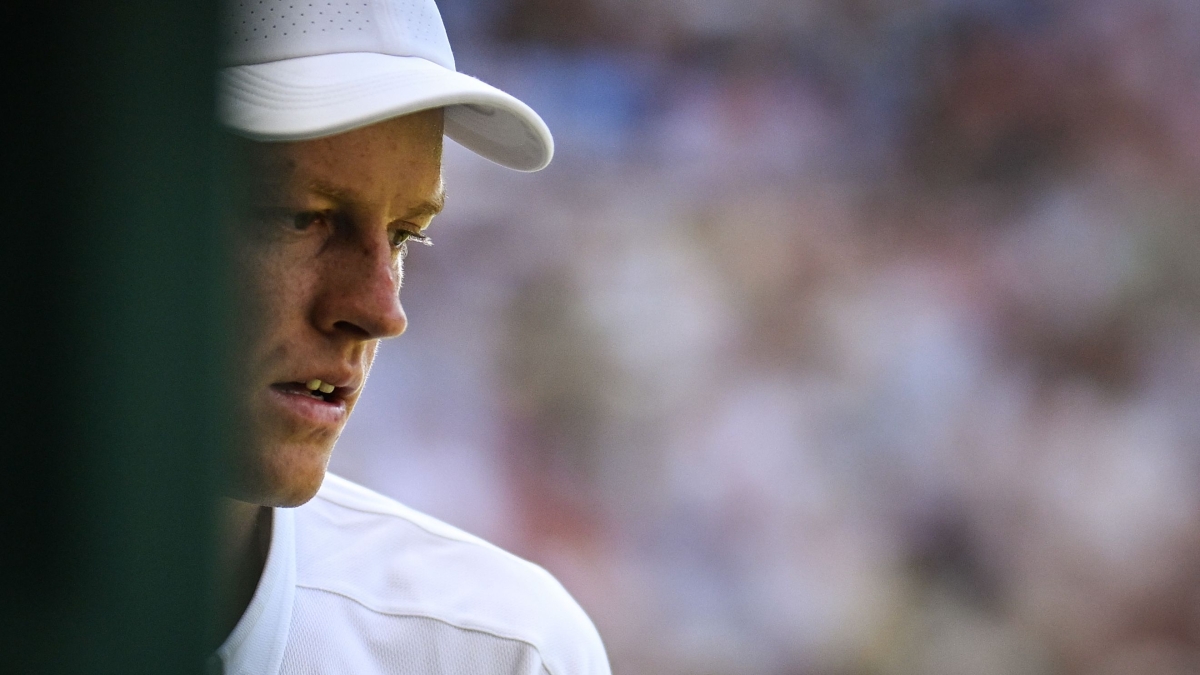 Sinner Alcaraz, la finale di Wimbledon: Carlos tiene la battuta, Jannik avanti di un break nel 2° set Live 4 6 2 1 Sinner Alcaraz, la finale di Wimbledon: Carlos tiene la battuta, Jannik avanti di un break nel 2° set Live 4 6 2 1