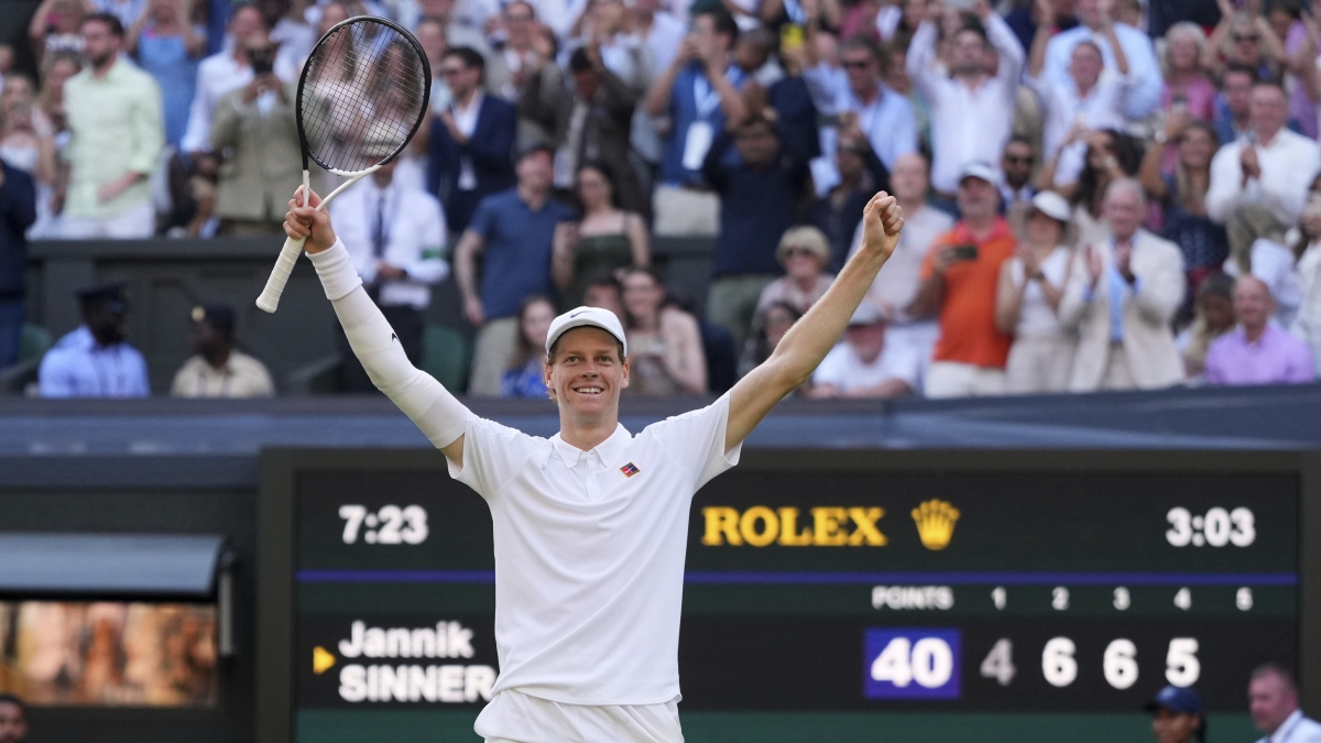 Magico Sinner nella storia, è il primo italiano a vincere Wimbledon?Alcaraz piegato in 4 set di grande tennis : 4 6, 6 4, 6 4, 6 4 | Diretta Magico Sinner nella storia, è il primo italiano a vincere Wimbledon?Alcaraz piegato in 4 set di grande tennis : 4 6, 6 4, 6 4, 6 4 | Diretta