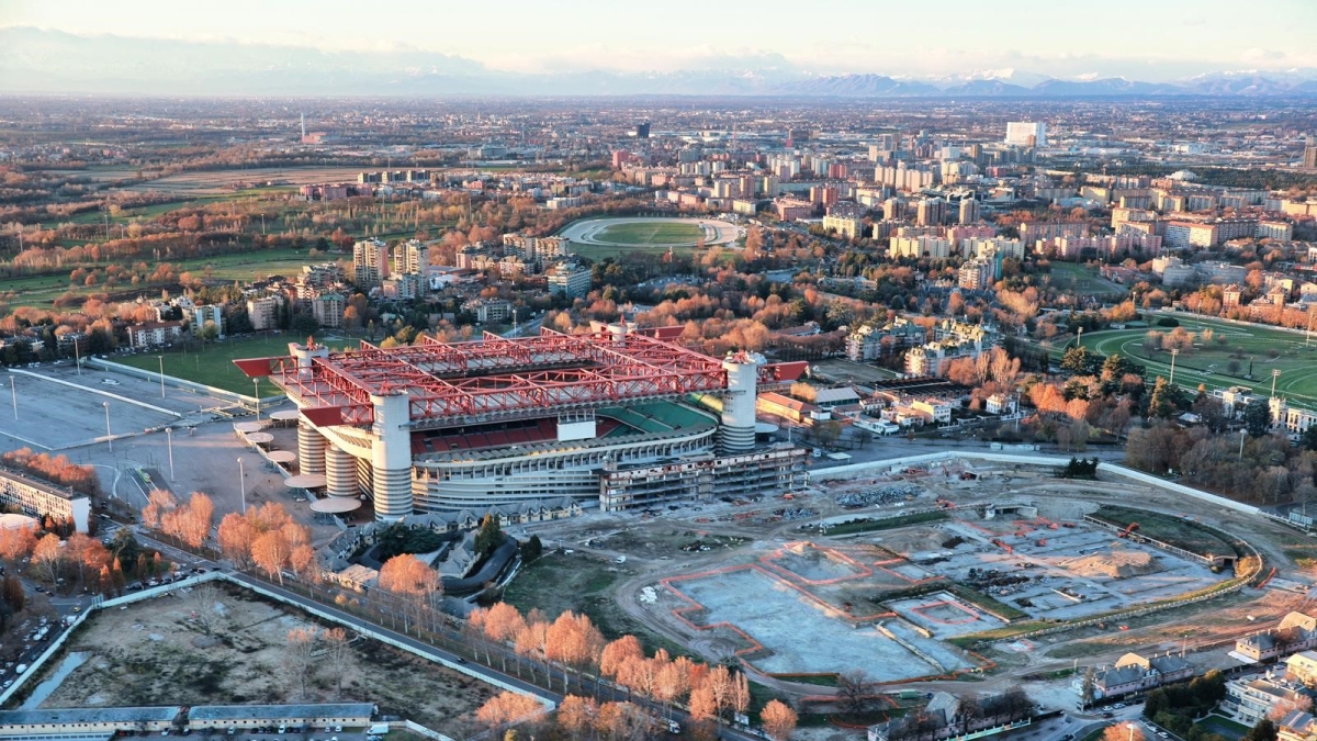 San Siro, la Giunta dice il primo «sì» alla vendita: brivido finale sullo «scudo» ai club contro future azioni penali