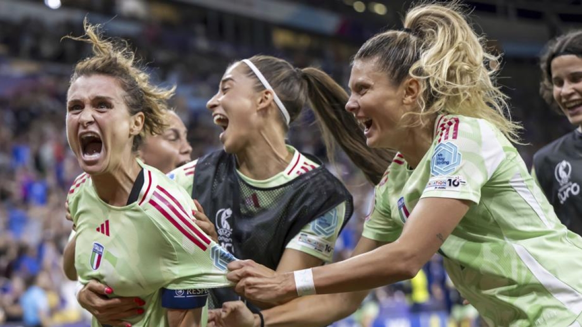 Le giocatrici dell'Italia femminile di calcio in semifinale all'Europeo, chi sono e le loro storie