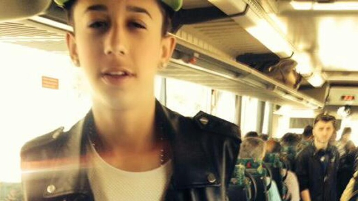 Andrea Cavallari, condannato per la strage di Corinaldo, fermato a Barcellona dopo una fuga di due settimane | La famiglia: "Ora stiamo meglio" Andrea Cavallari, condannato per la strage di Corinaldo, fermato a Barcellona dopo una fuga di due settimane | La famiglia: "Ora stiamo meglio"