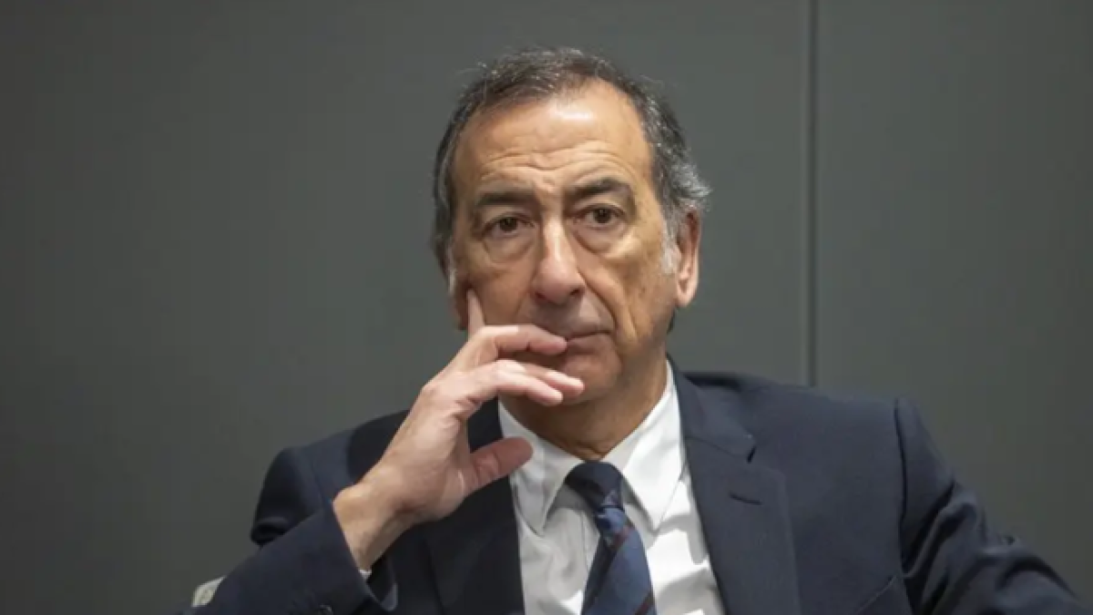 sala il giorno pi249 lungo 160 confronto e lacrime160in giunta colloqui con tancredi e marotta160luned236 va in consiglio