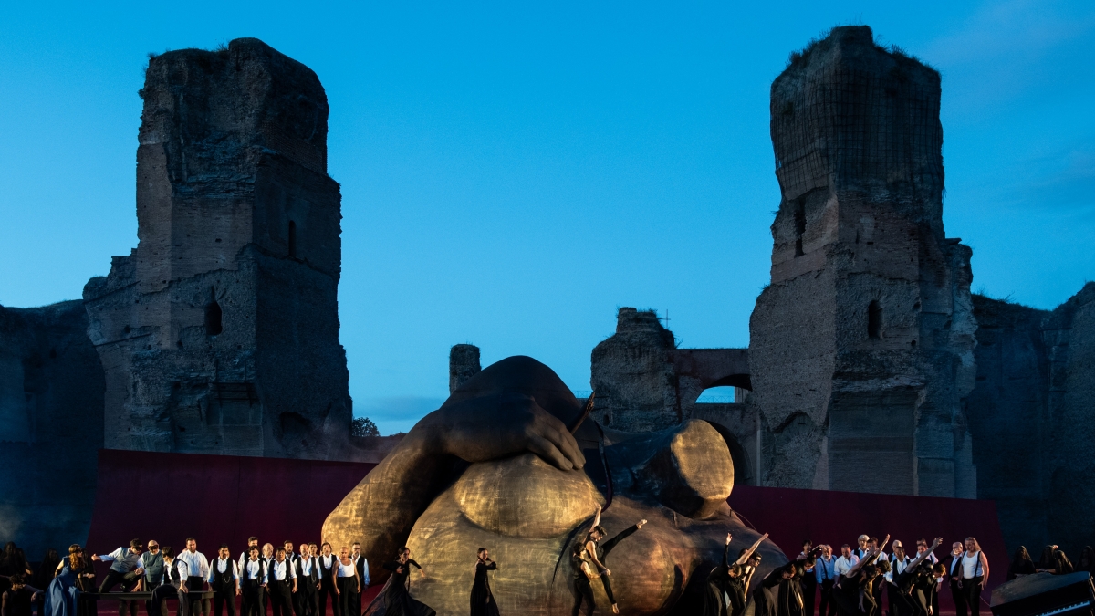 Weekend a Roma: «La Traviata» a Caracalla (in bus a 5 euro), Sfera Ebbasta a Capannelle, fuochi d'artificio a Cinecittà World