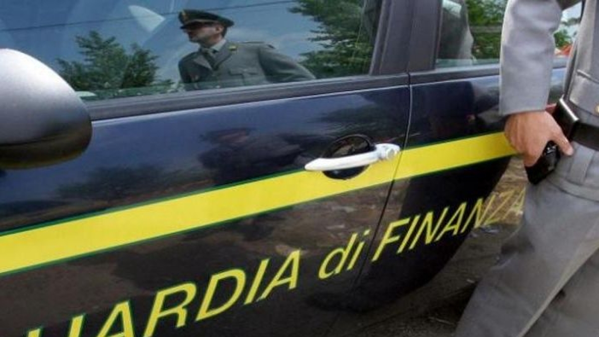 Milano, la Gdf sequestra 47 milioni a Samag Holding Logistics, fornitrice di manodopera ai supermercati Gs (Carrefour). Contestate fatture false e operazioni inesistenti