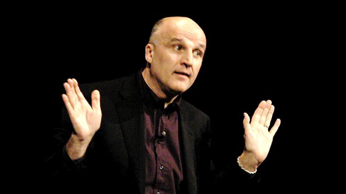 Paolo Hendel, monologo comico tra gioventù e vecchiaia a Framura