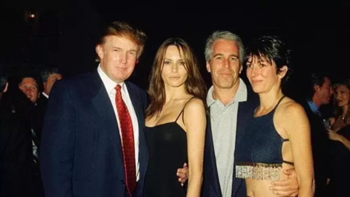 Il Wsj: «Trump avvertito a maggio di essere nei file di Epstein». La Camera Usa chiama Ghislaine Maxwell a deporre ad agosto Il Wsj: «Trump avvertito a maggio di essere nei file di Epstein». La Camera Usa chiama Ghislaine Maxwell a deporre ad agosto