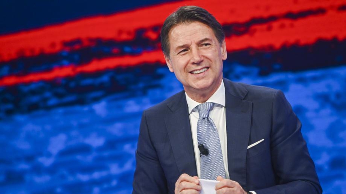 Marche, Schlein conferma Ricci. Conte ora è più cauto: «Siamo diversi da Bibbiano». Ma De Luca lo gela su Fico