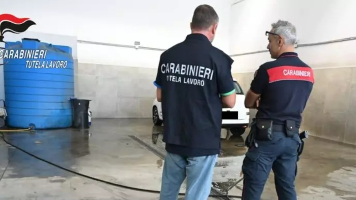 Firenze, controlli in autolavaggi: 10 denunciati e 60mila euro di multe