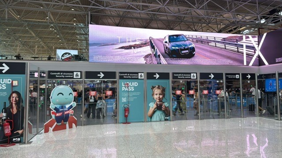 Maltempo all'aeroporto di Fiumicino, l'avviso di Adr ai passeggeri: «I voli possono subire ritardi»