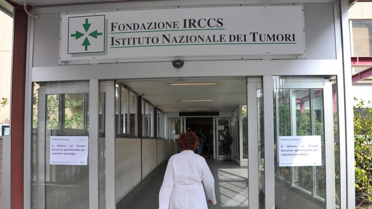 Istituto tumori di Milano, scontro tra sindacati e direzione: la lettera aperta ai vertici. «Situazione di grave disagio e conflittualità»