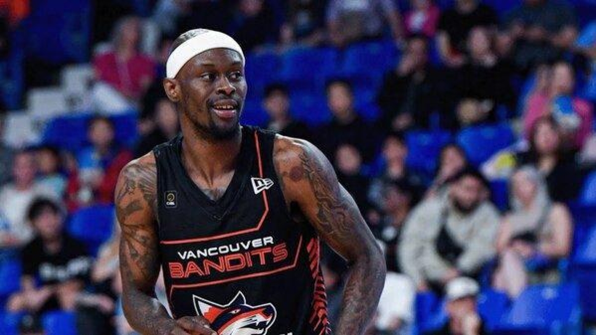 Openjobmetis Varese, per la guardia arriva Tazé Moore: il passato in Nba e quella schiacciata con il braccio dentro al canestro
