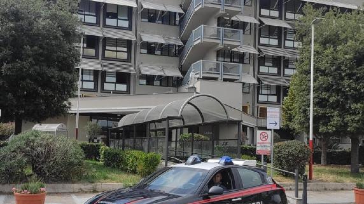 napoli 15enne accoltellato per una lite sul campo di calcio 232 in gravi condizioni arrestato un 18enne