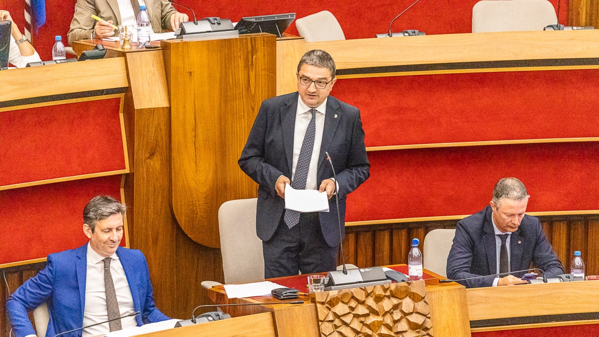 Bonus terzo figlio, Fugatti conferma la linea: «Una misura realistica». Proseguono le trattative con le minoranze