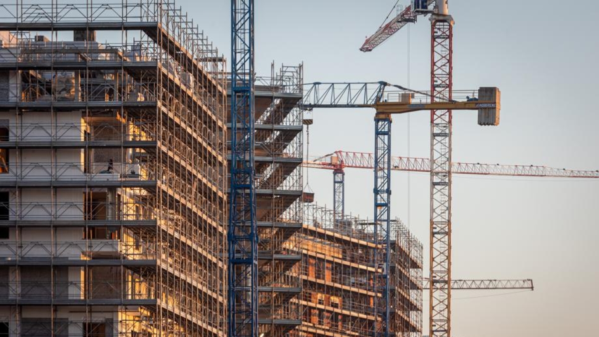 Inchiesta urbanistica a Milano, il nuovo stop alle torri. Le chat che smentiscono Catella e la risposta di Marinoni: «Sul progetto escludiamo l'assessore»