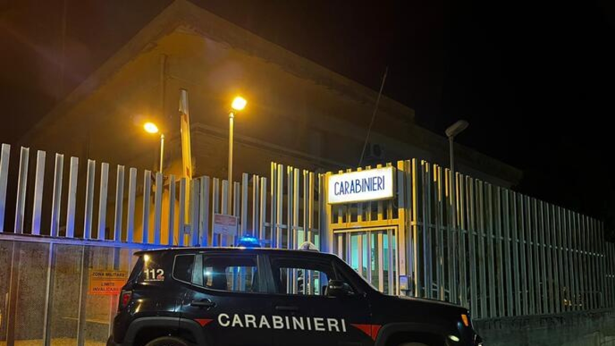 Napoli, denuncia rapina di gioielli per 500mila euro ma i carabinieri scoprono che era tutto inventato