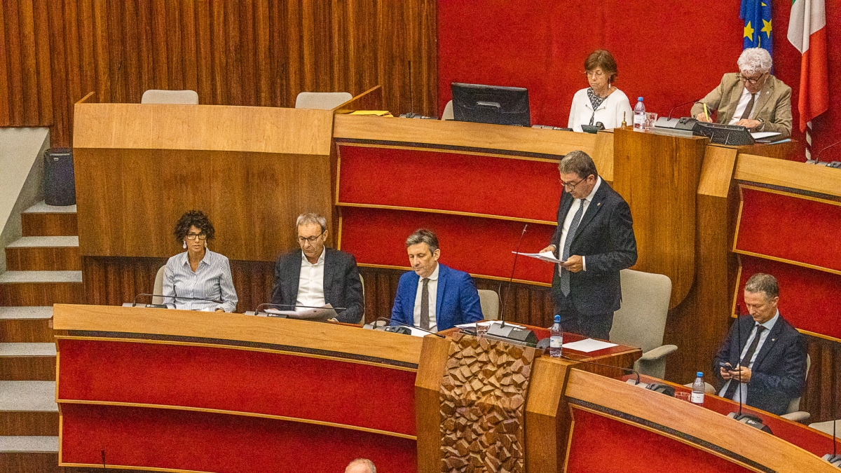 Bilancio, vittoria per Fugatti: 36 milioni per il «bonus terzo figlio»: un famiglia potrà ottenere fino a 7.200 euro l'anno