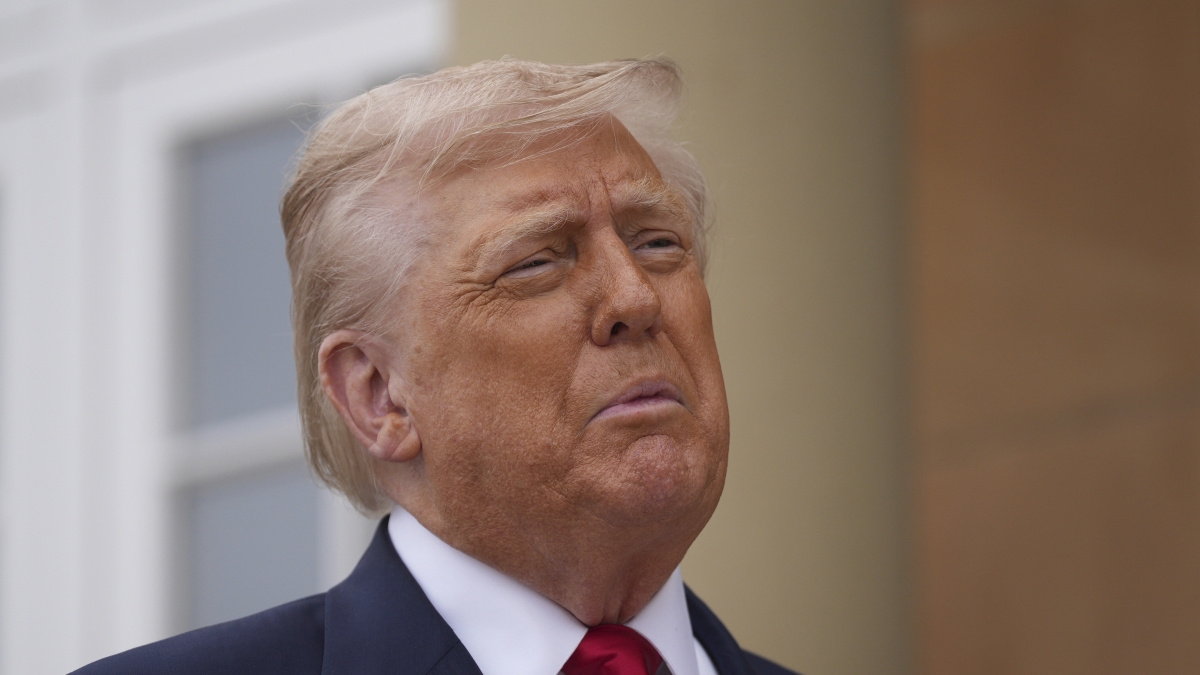 La Fed lascia i tassi invariati. Trump: «Lo farà a settembre. Powell? Sempre in ritardo, anche se lo facesse oggi»