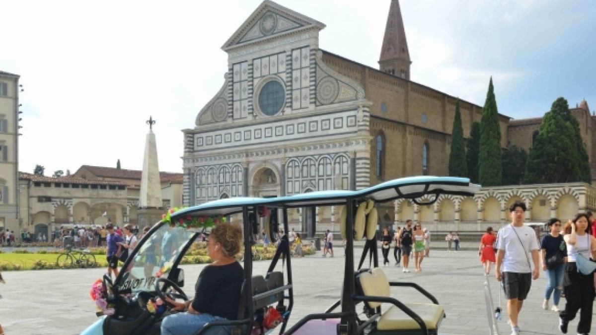 Firenze, dal 15 ottobre stop a risciò, caddy e golf car in centro storico: approvato il regolamento