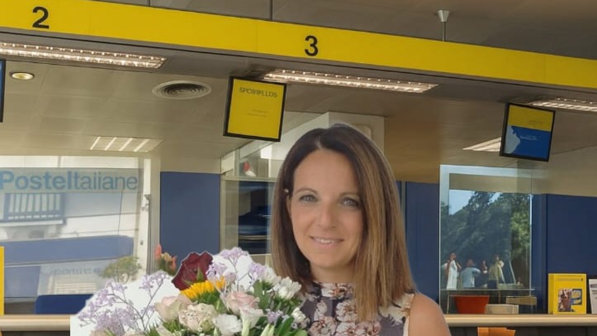 Anna, 80 anni, salvata nell'ufficio postale: «Fiori a chi mi ha ridato la vita»