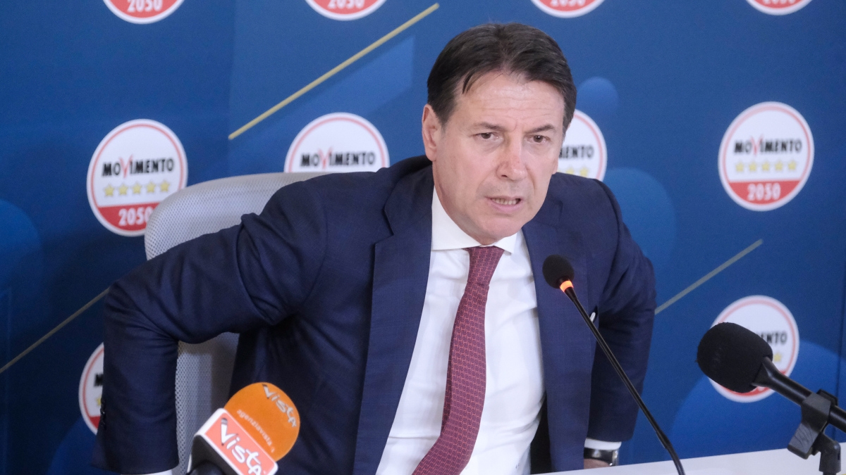 Il caso Ricci e le parole di Conte. Malumori nel Pd: «Adesso decide lui buoni e cattivi»