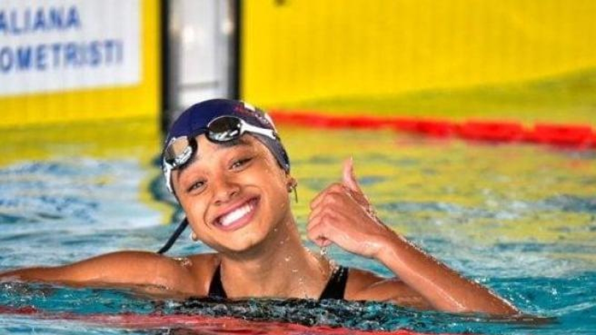 Sara Curtis, la Nuotatrice Italiana che Sfida il Razzismo: «Record Nigeriani? Parole Inaccettabili». Una Stella Nascente che Illumina il Nostro Sport