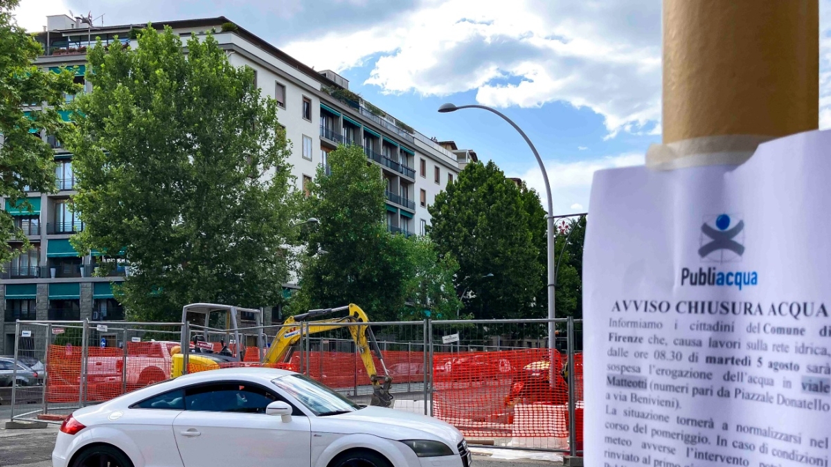 Firenze, proteste per i lavori Publiacqua in viale Matteotti: «Ci hanno avvisato tardi»