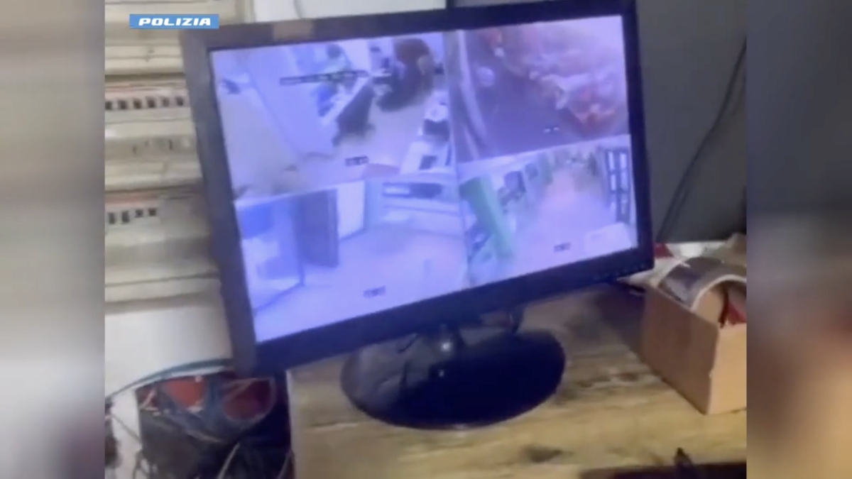 Sale da gioco clandestine gestite dalla criminalità cinese: perquisizioni, sequestri e denunce
