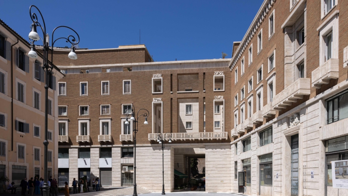 Largo dei Lombardi: inaugurato, dopo il restyling, il collegamento fra via del Corso e piazza Augusto Imperatore