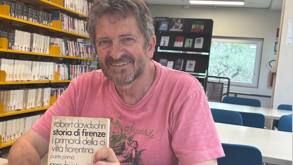 Libro riconsegnato dopo 40 anni alla Biblioteca comunale di Signa: «Un bellissimo gesto di rispetto»