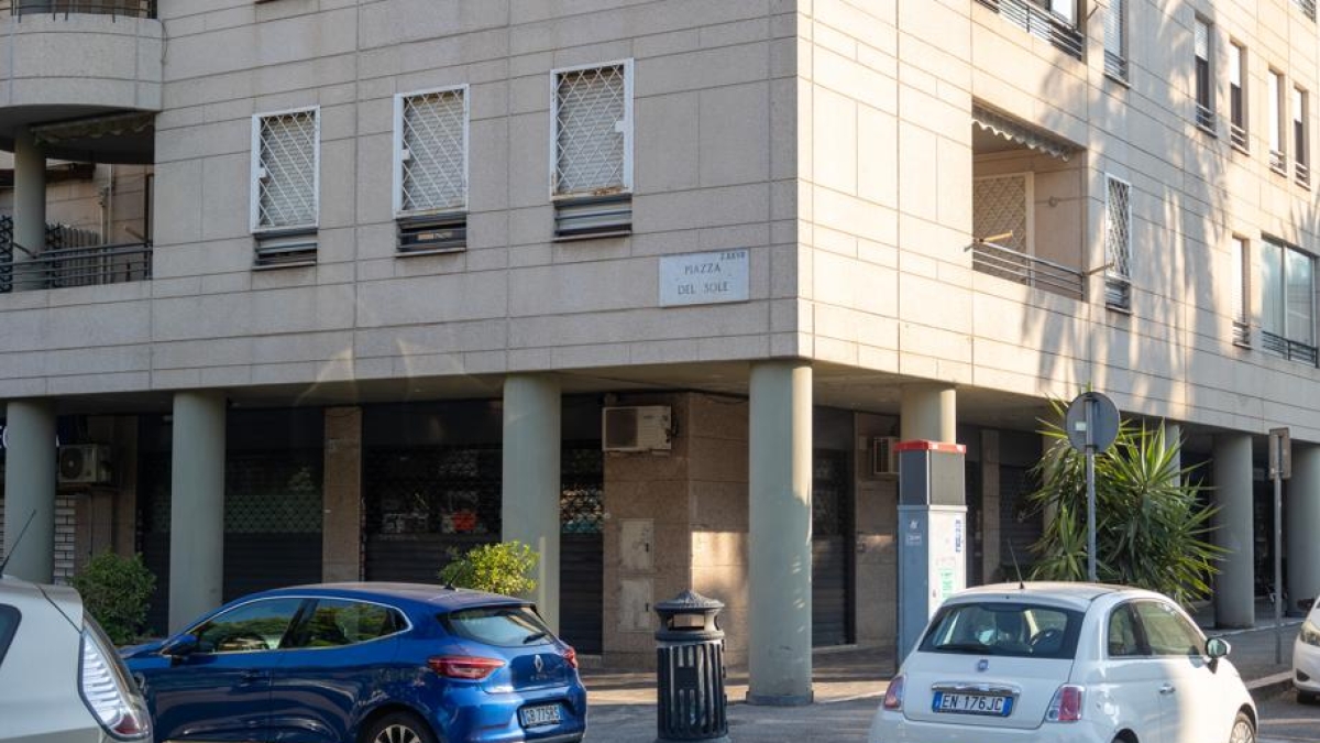 Mostacciano, baby-gang di 13enni picchia negoziante: due ragazzi identificati dai carabinieri