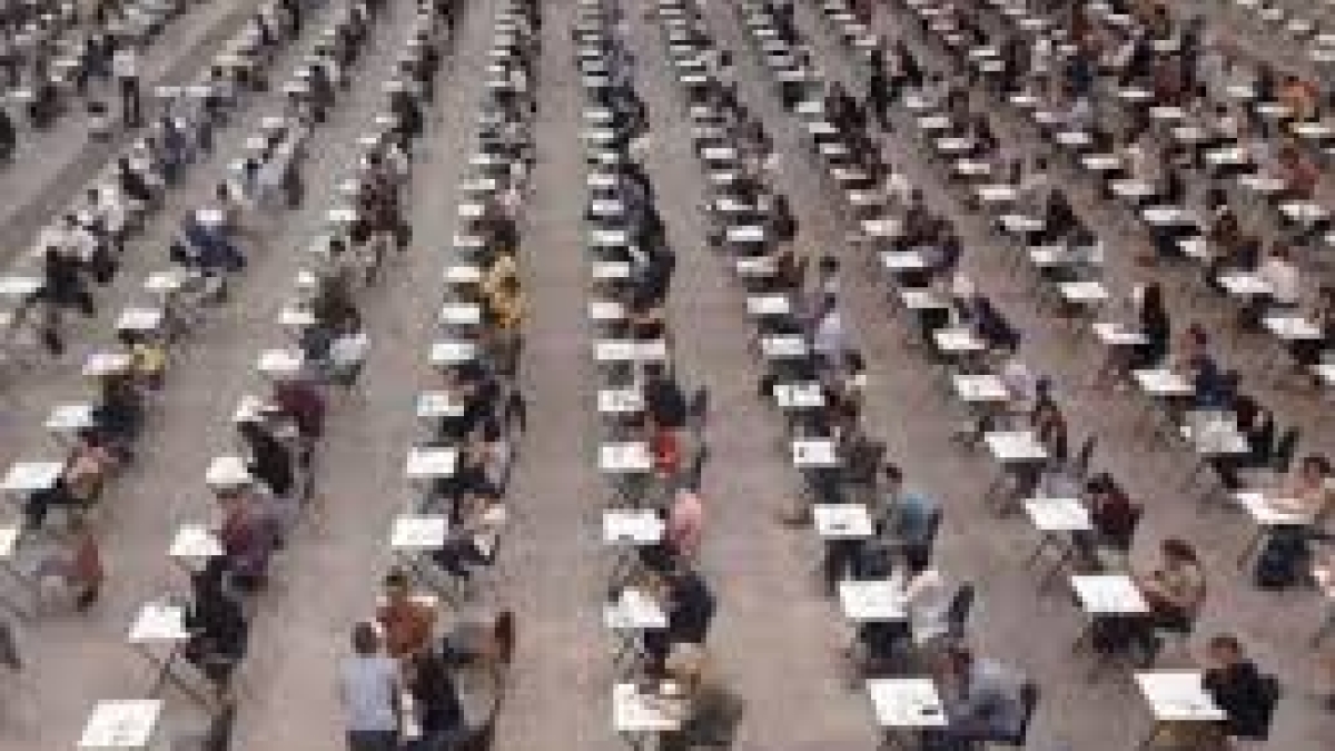 Concorso presidi in Campania, elaborati incompleti e punteggi sospetti «sotto esame»