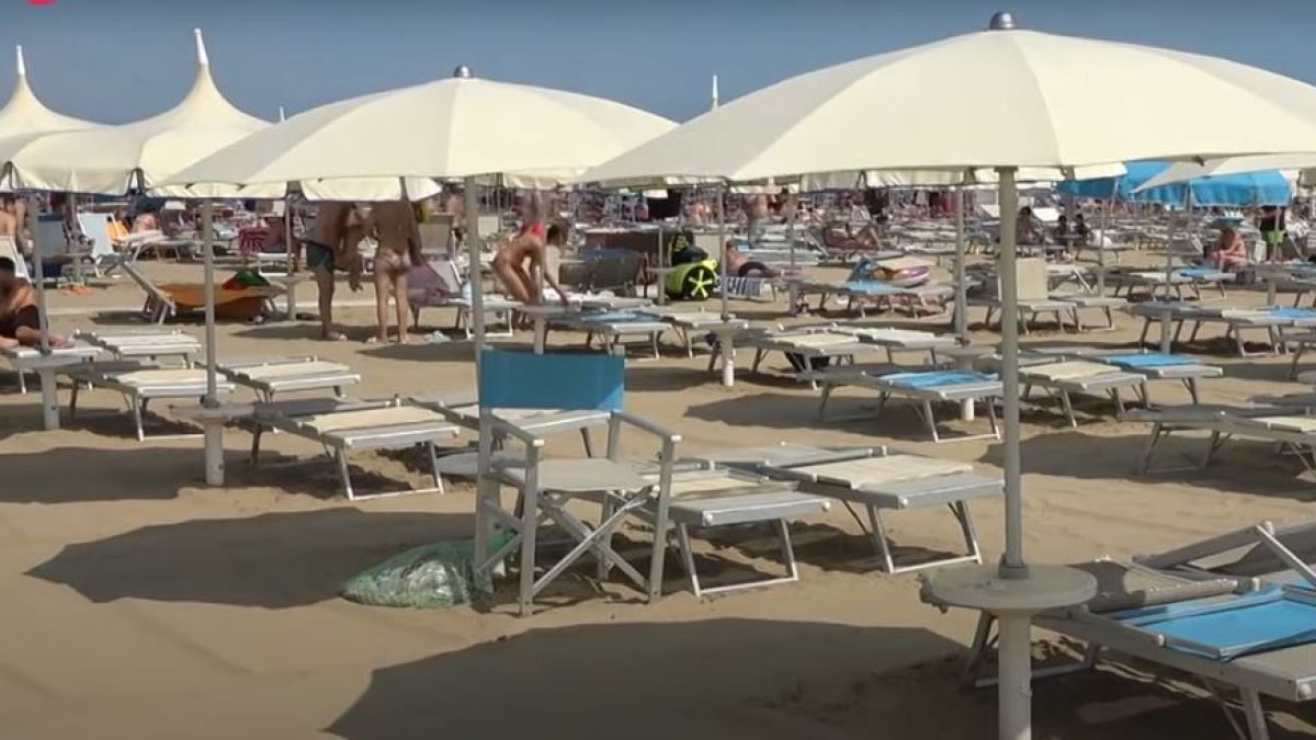 caro prezzi e nuovi trend il caso delle spiagge vuote calo fino al 25 lo sfogo social di gassmann avete esagerato