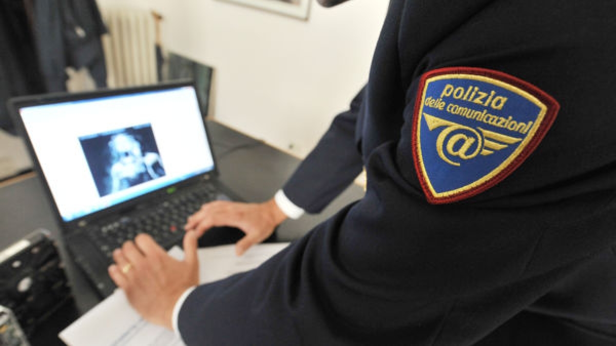 Milano, su pc e telefoni le immagini di minorenni sfruttati sessualmente: due arrestati per detenzione di materiale pedopornografico