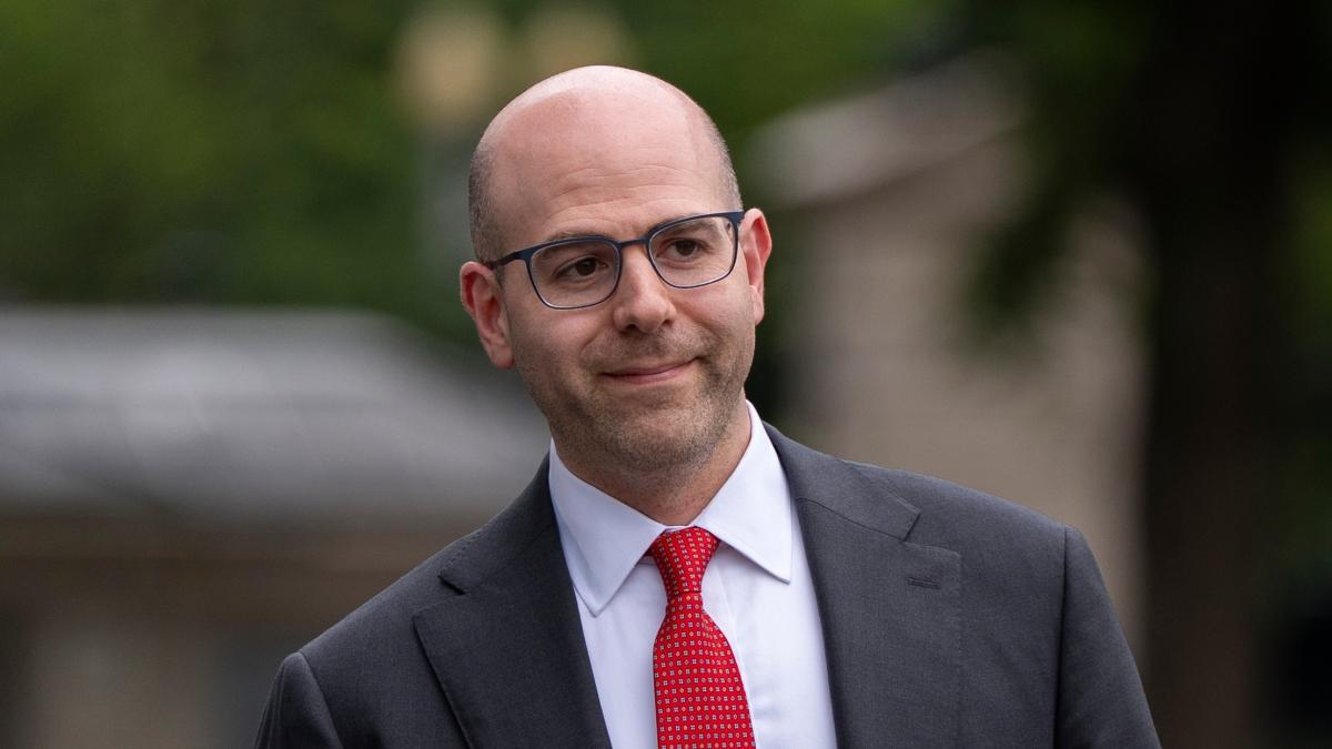 stephen miran il teorico dei dazi nominato da donald alla fed un segnale per il dollaro