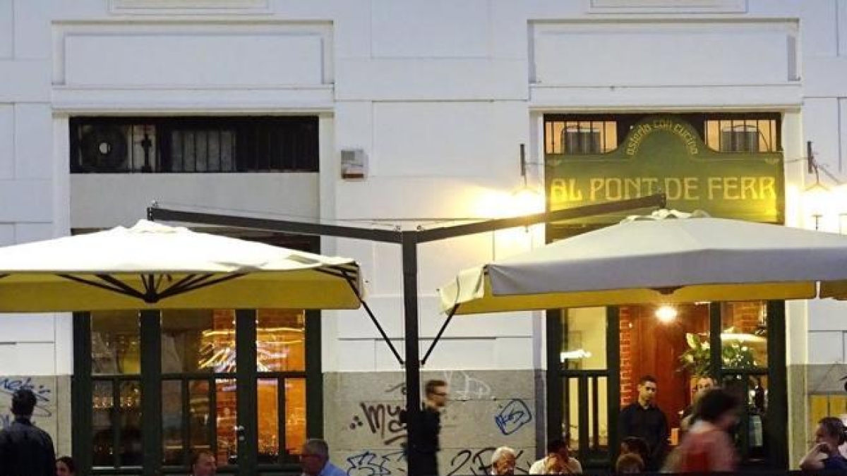 Milano, se anche il cibo riflette la crisi della città: l'identità disciolta negli spritz e quel mare di cotolette senza cultura