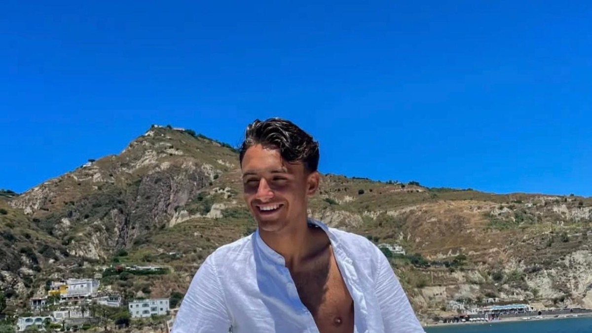 Giovanni Marchionni, 21 anni di Bacoli, morto su uno yacht in Costa Smeralda: ipotesi esalazioni chimiche