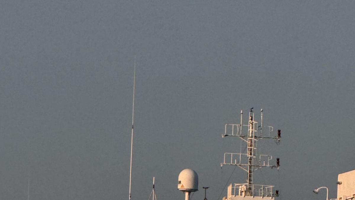 Napoli, incendio a bordo della nave «Raffaele Rubattino» proveniente da Palermo: «Nessun ferito»