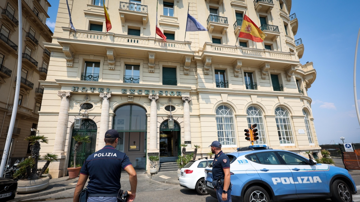 Rapina violenta all'Hotel Excelsior di Napoli, un fermo nella notte