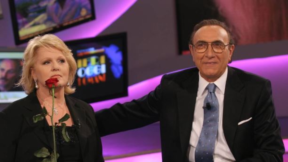Cinque donne, due figli e la storia con Katia Ricciarelli (nata sul palco di Sanremo): la vita privata di Baudo
