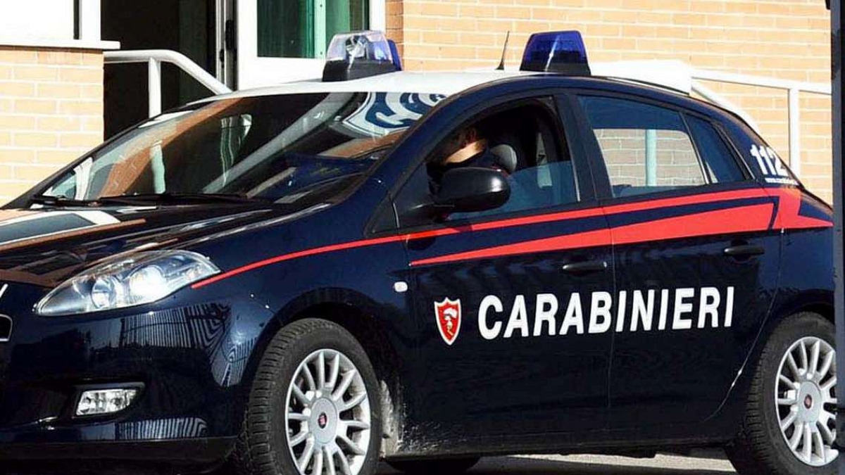 Ruba identità a imprenditore brianzolo e compra un'auto di lusso: denunciato 73enne napoletano